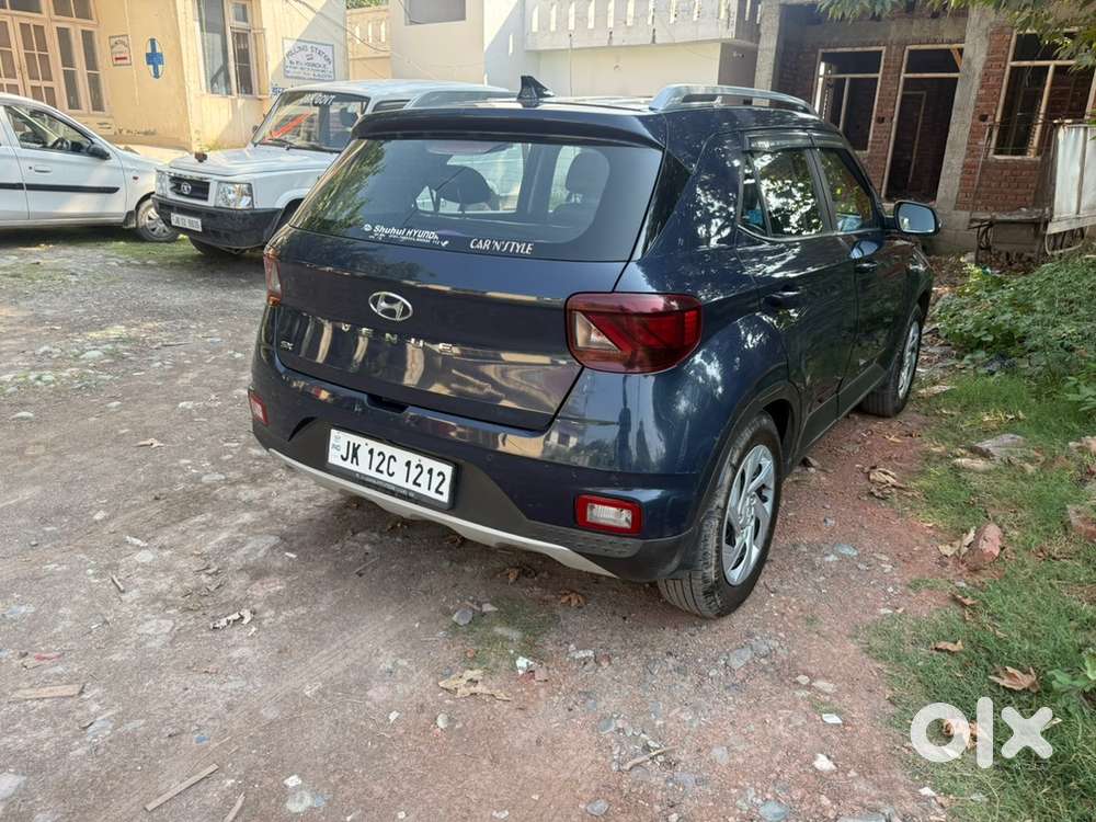 Hyundai Venue Diesel 102500 Km Driven