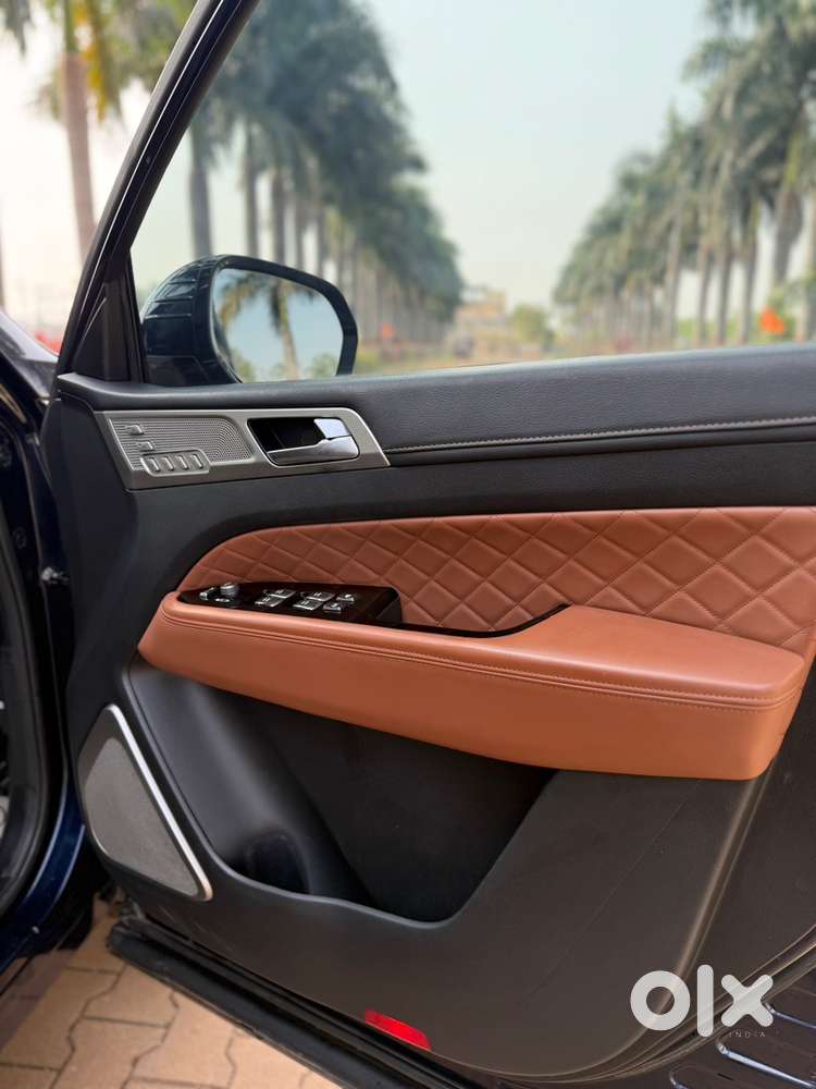 Mahindra Alturas G4 Bs6 2020 Model 4x4 Automatic