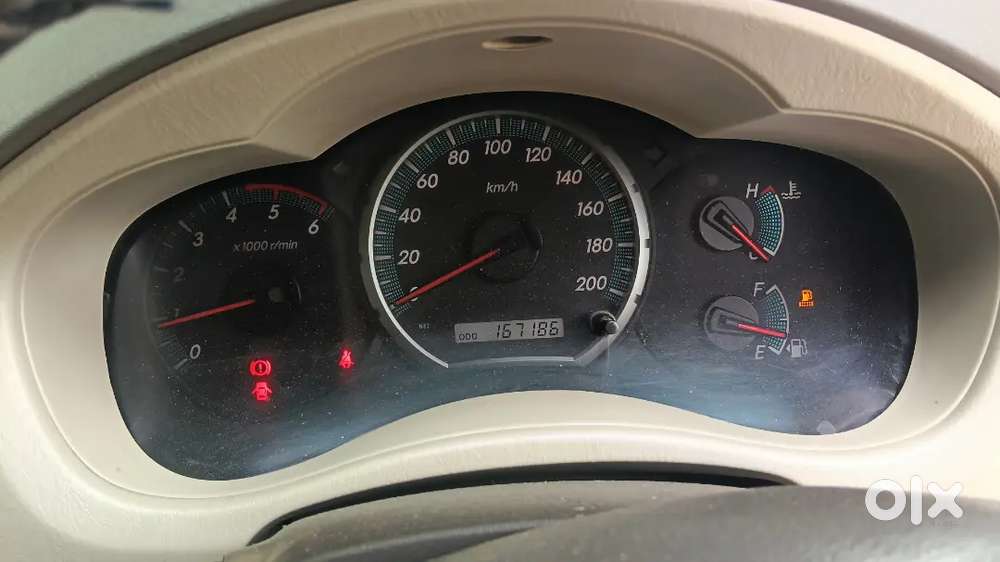 Toyota Innova 2.5 V 2013