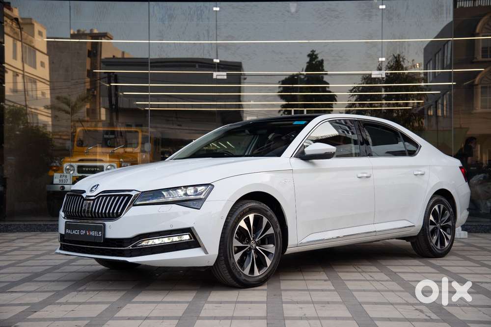 Skoda Superb, 2023, Petrol