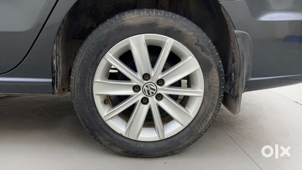 Volkswagen Vento Petrol Highline, 2015, Petrol