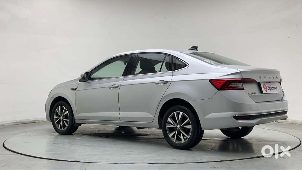 Skoda Slavia Style 1.0l Tsi Mt, 2023, Petrol