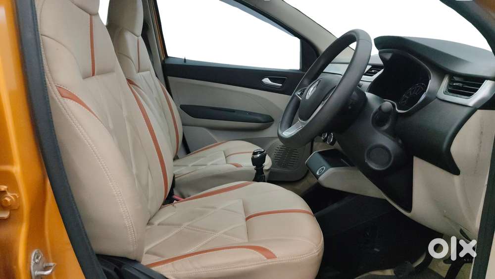 Renault Triber Rxz, 2022, Petrol