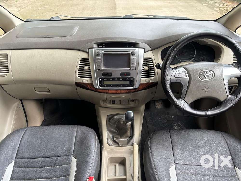 Toyota Innova 2.5 Ev Diesel Ms 7 Str Bsiii, 2014, Diesel