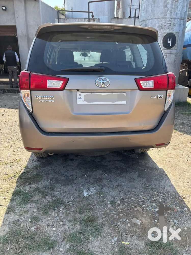 Toyota Innova Crysta 2017 Diesel Well Maintained