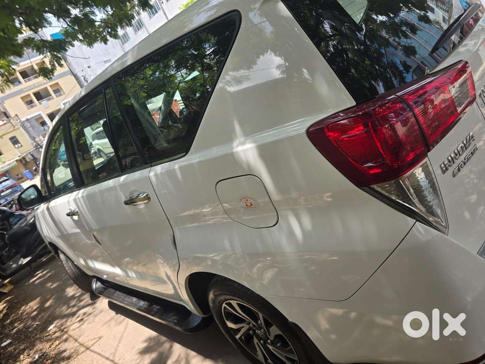 Toyota Innova Crysta 2.4 V 7 Str, 2022