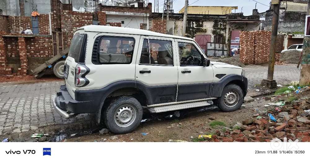 Mahindra Scorpio Classic 2016 डीज़ल