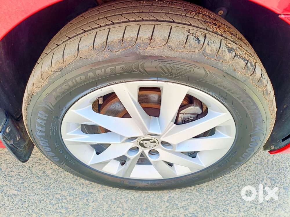 Skoda Slavia Ambition 1.0l Tsi At, 2022, Petrol