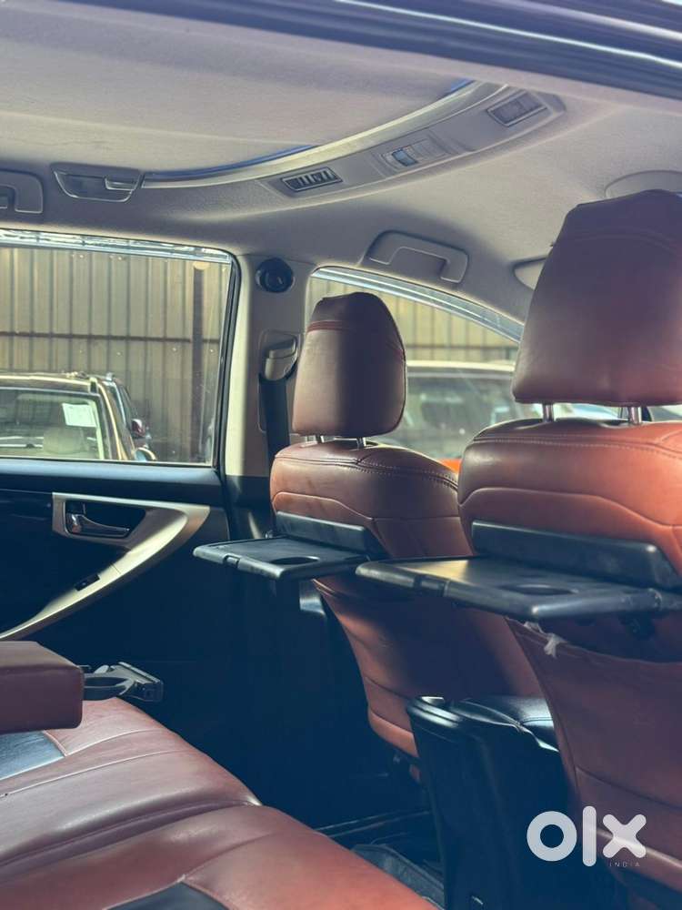 Toyota Innova Crysta 2.4 V 7 Str, 2016, Diesel