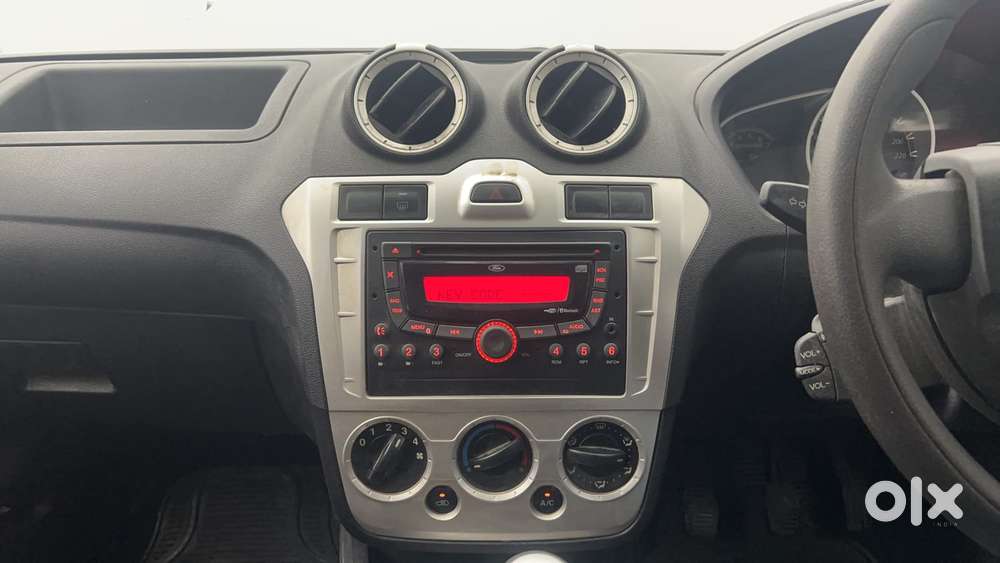 Ford Figo 2010-2012 Petrol Zxi, 2015, Petrol