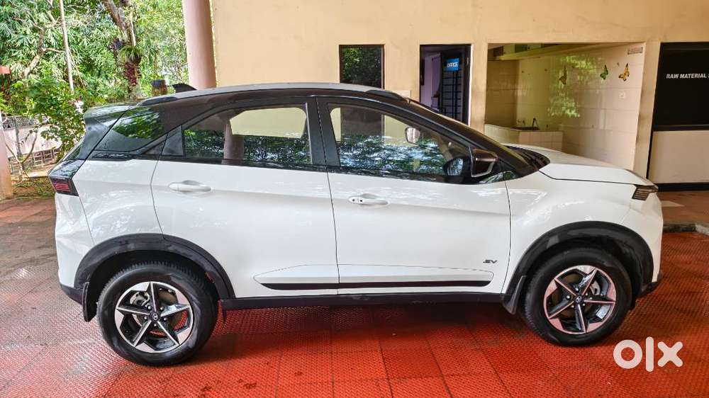 Tata Nexon Ev Fearless 45 Lr 2026 Jan Model