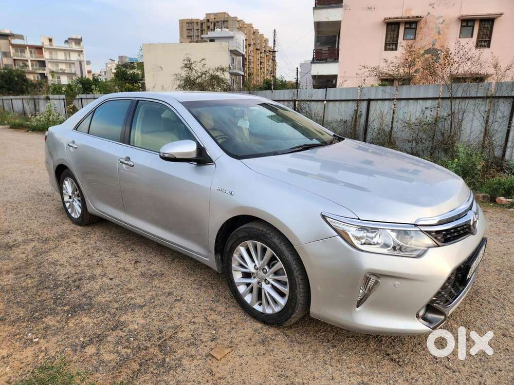 Toyota Camry 2016 Petrol Well Maintained