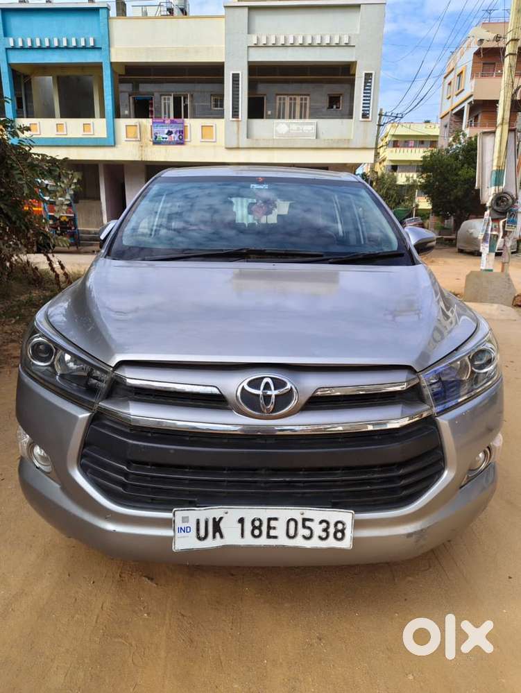 Toyota Innova Crysta 2016 2.4 V 8 Seat