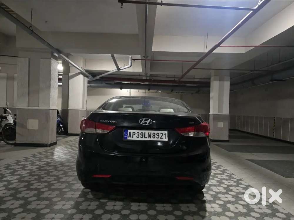 Hyundai Elantra 2013 Petrol Well Maintained