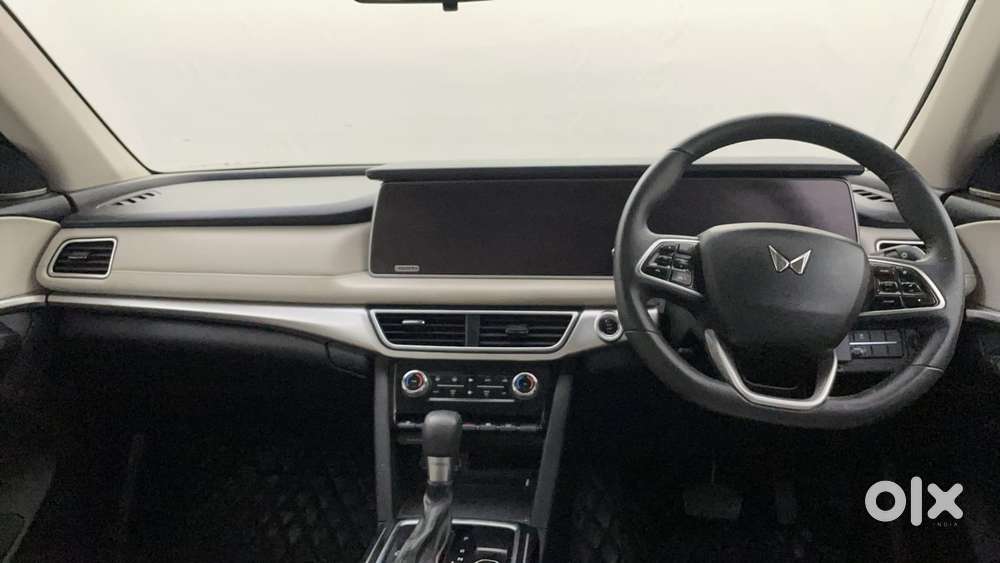 Mahindra Xuv700 2.0 Ax 7 Petrol At Luxury Pack Str, 2022, Petrol