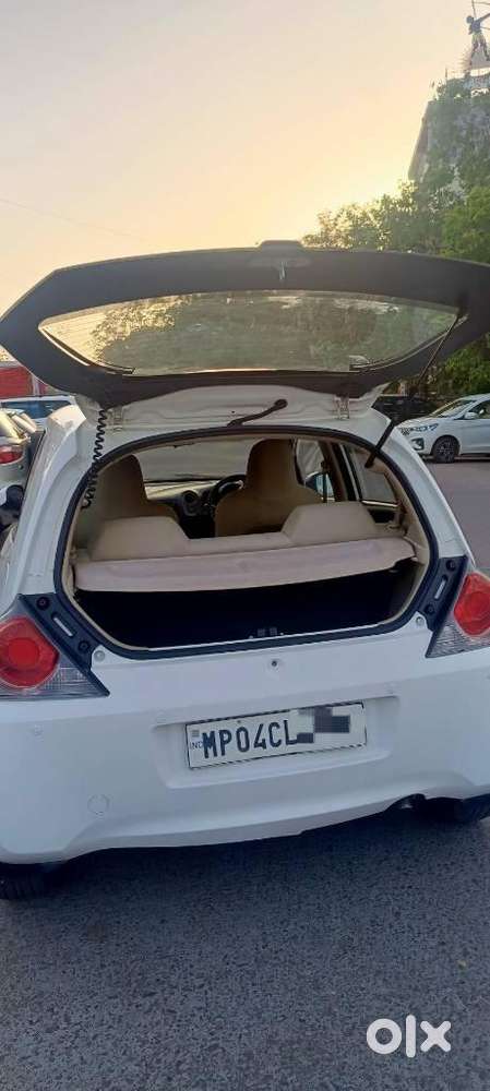 Honda Brio V Automatic, 2013, Petrol