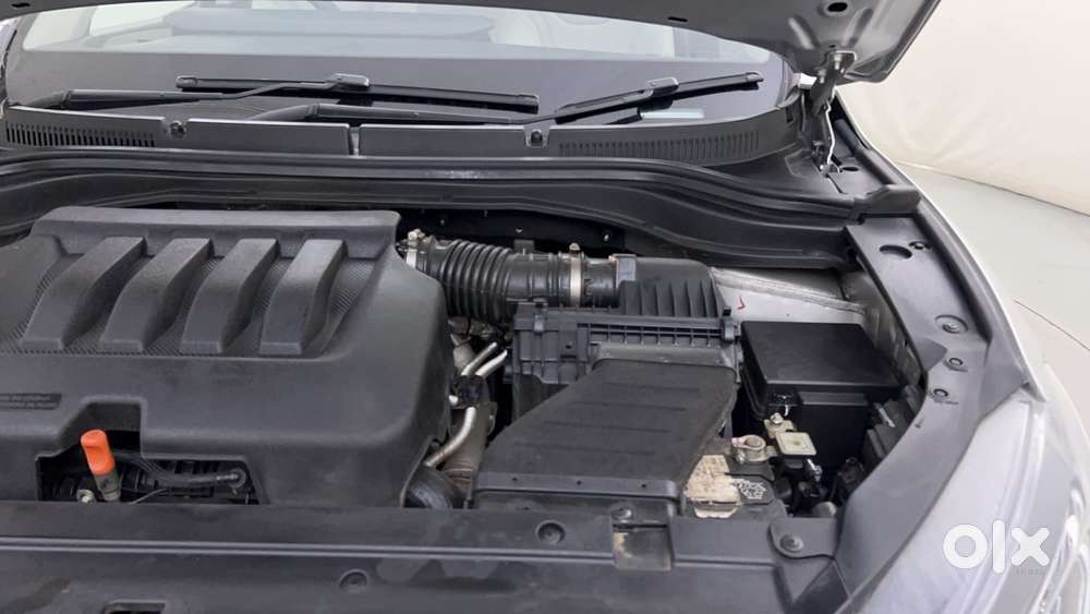 Mahindra Xuv700 2.0 Ax 5 Petrol At Str, 2023, Petrol