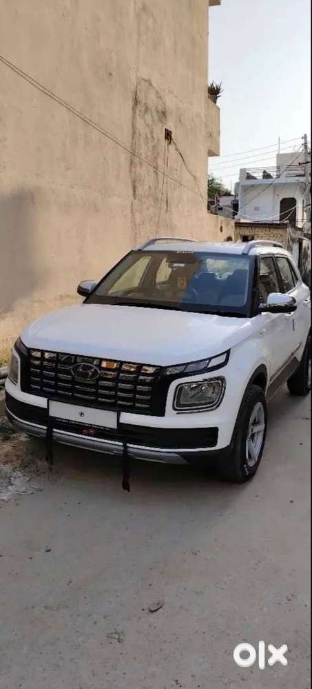 Hyundai Venue 2024 Petrol Good Condition