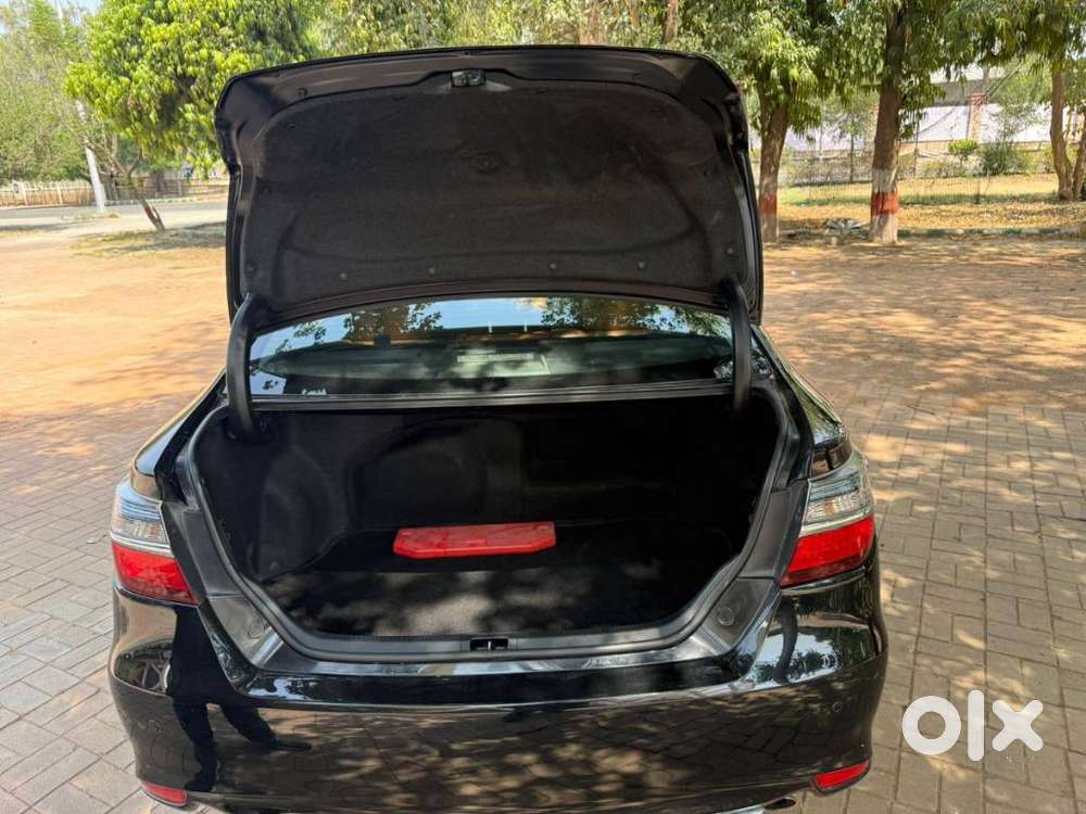 Toyota Camry 2.5 Hybrid, 2018, Petrol