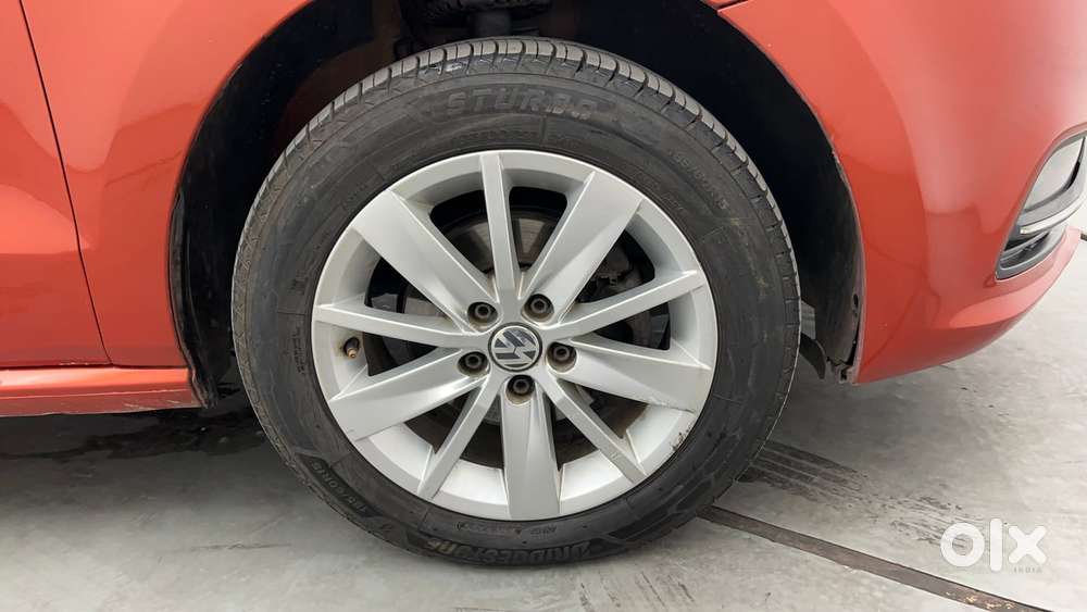 Volkswagen Polo Petrol Highline 1.2l, 2015, Petrol