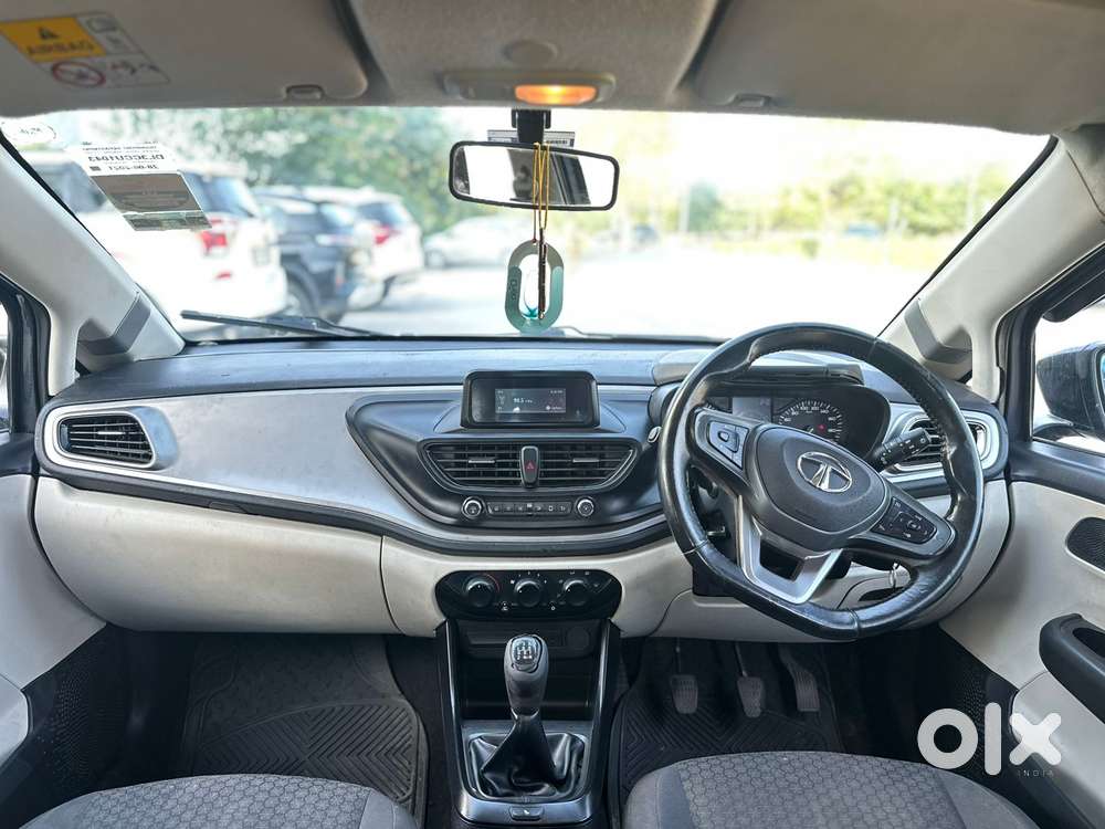 Tata Altroz 1.2 Xe, 2021, Petrol