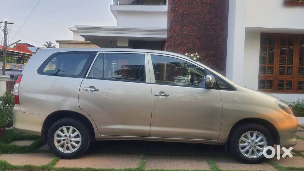 Toyota Innova 2004-2011 2.5 G4 Diesel 8-seater, 2009, Diesel