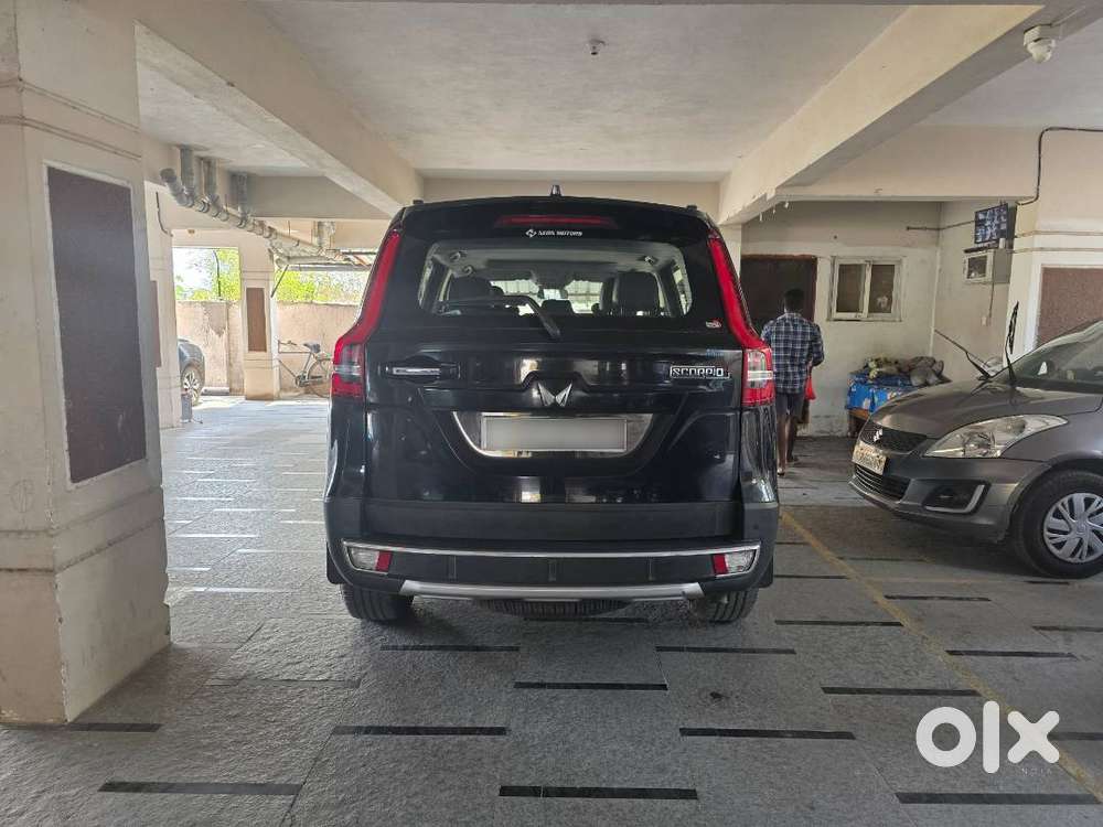 2022 Scorpio-n Z8 Petrol At  Black  Single Owner  Non-accident