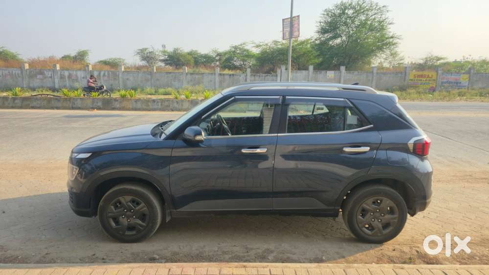 Hyundai Venue 1.2 S Plus, 2023, Petrol