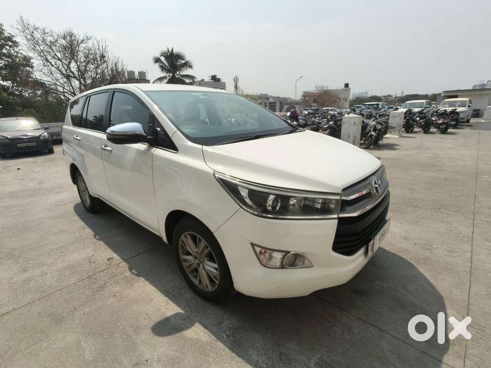 Toyota Innova Crysta 2.8z Automatic, 2016