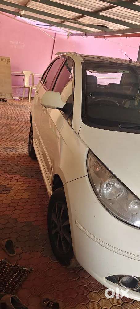 Tata Indica Vista 2013 Diesel Well Maintained. Full Top And Vehicle