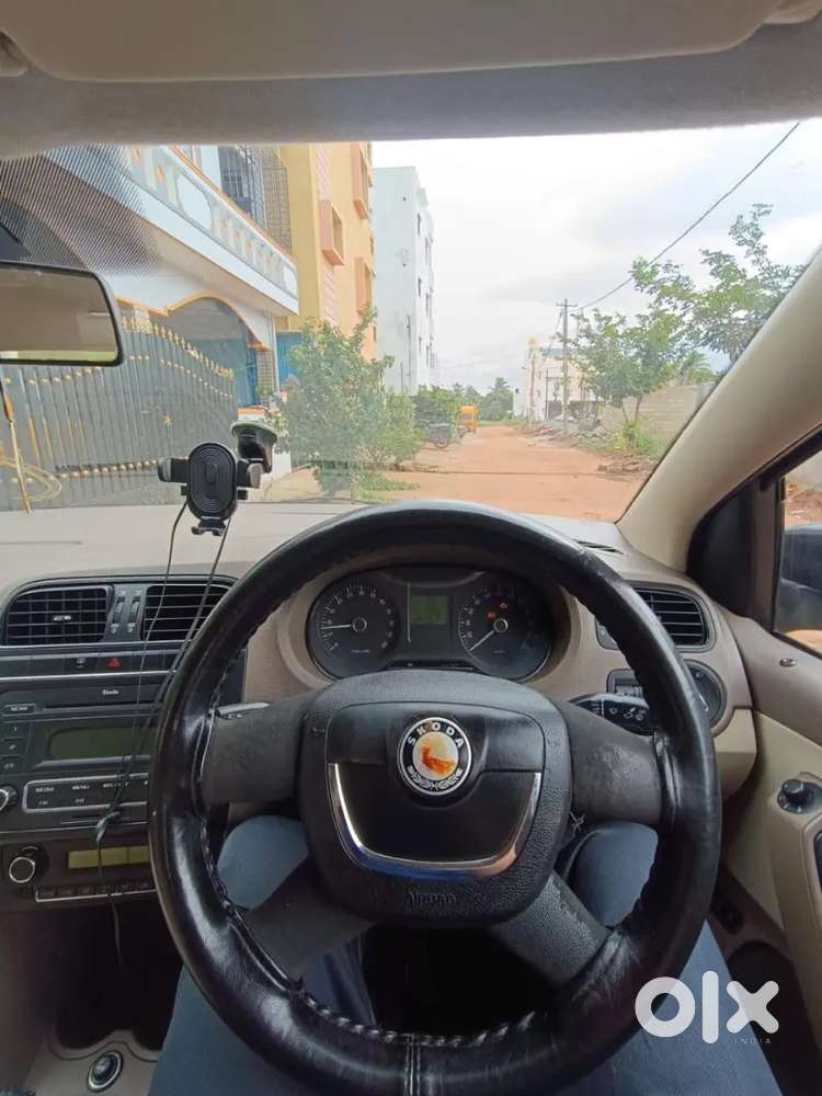 Skoda Rapid 1.6 Elegance 2012