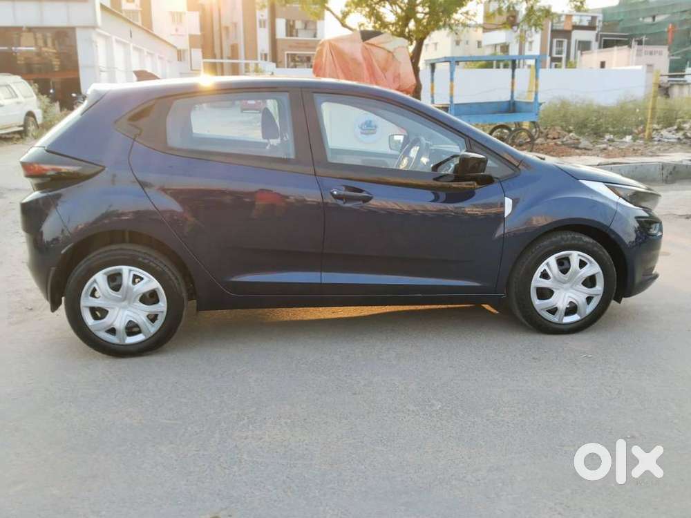 Tata Altroz Xm Plus (s), 2025, Petrol