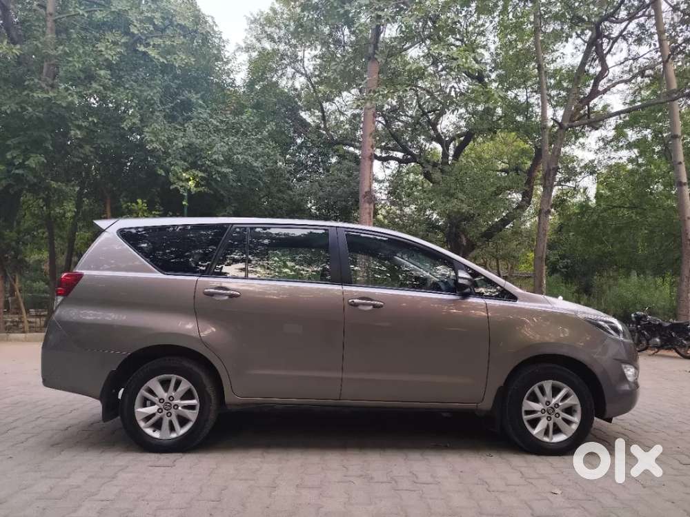 Toyota Innova Crysta 2.4 G Mt 7 Str, 2017, Diesel
