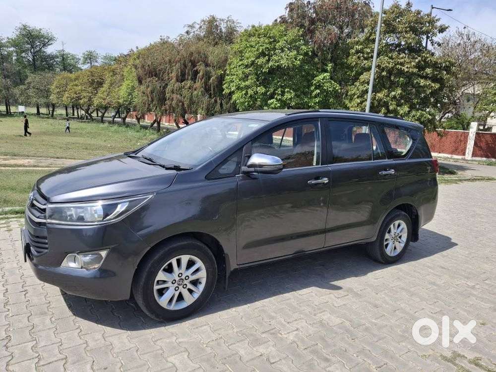 Toyota Innova Crysta [2016-2020] 2.4 Gx At 8 Str, 2018, Diesel