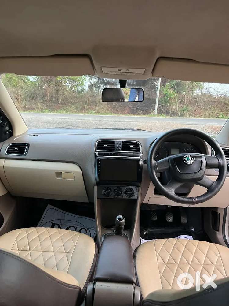 Skoda Rapid 1.6 Ambition 2012
