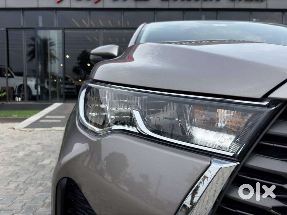 Toyota Innova Hycross 2.0 Vx Hybrid 7 Str, 2025, Petrol