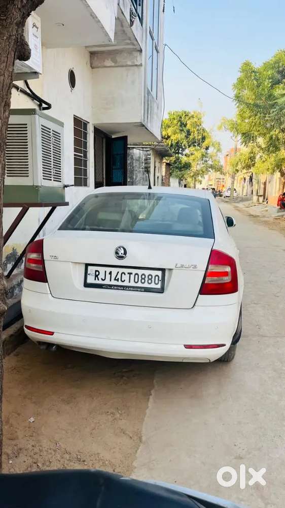 Skoda Laura 2012 Diesel 100000 Km Driven