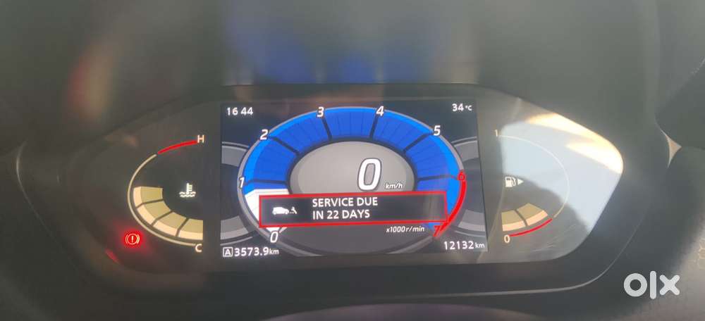 Nissan Magnite 1.0 Xv Premium, 2023, Petrol