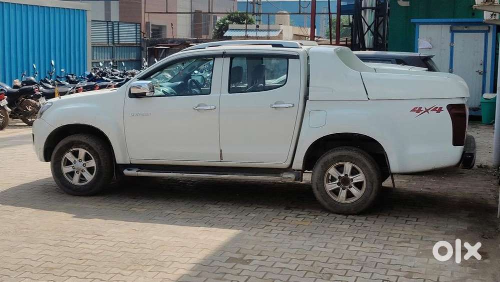 Isuzu D-max V-cross 2019 Diesel Well Maintained