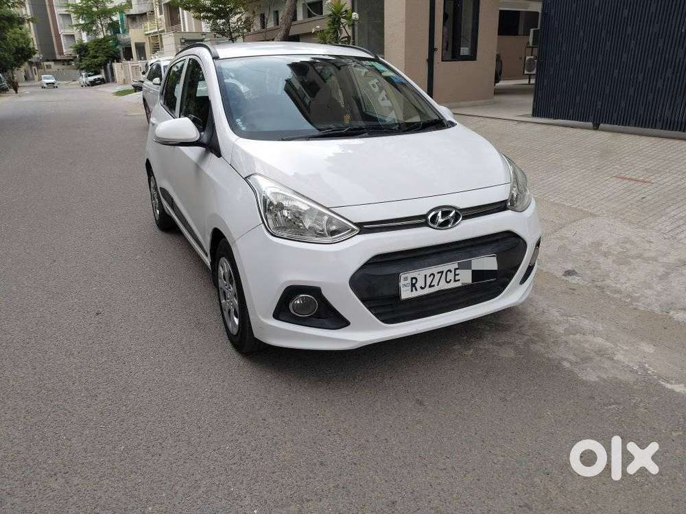 Hyundai Grand I10 Sportz, 2015, Petrol