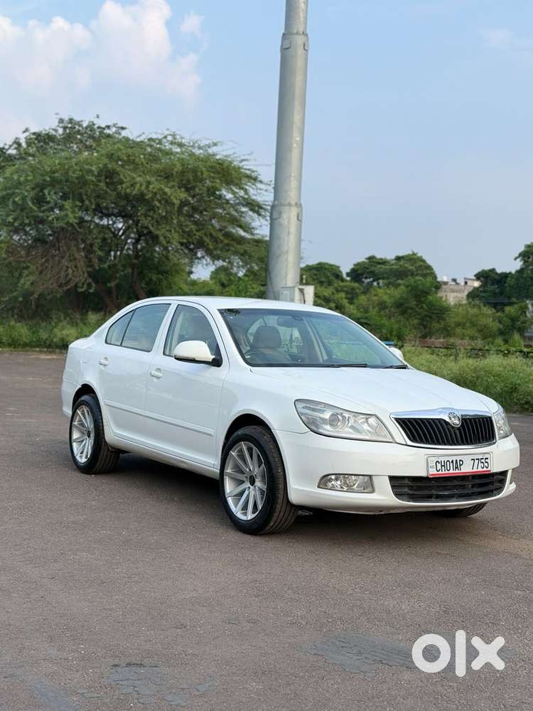 Skoda Laura Ambition 2.0 Tdi Cr Mt, 2012, Diesel