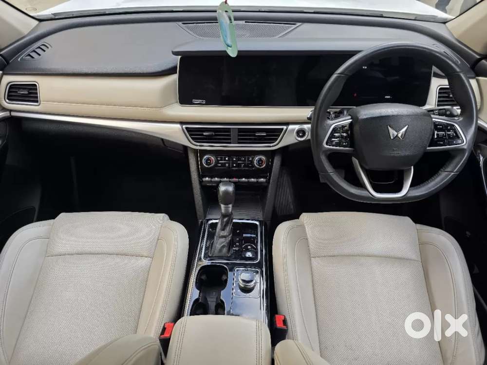 Mahindra Xuv700 2.2 Ax 7 Diesel At Luxury Pack Str, 2022, Diesel