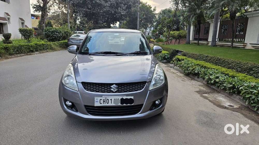 Maruti Suzuki Swift Vxi + Manual, 2012, Petrol