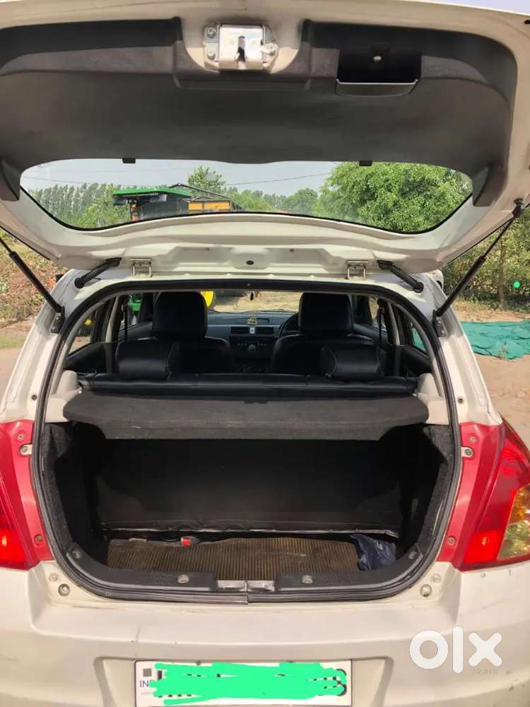 Less Driven Maruti Suzuki Swift 2011 Petrol 67000 Km Driven