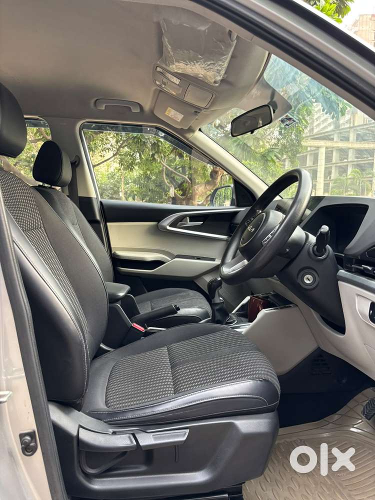Kia Carens 1.4 Premium Turbo 7 Str, 2022, Petrol