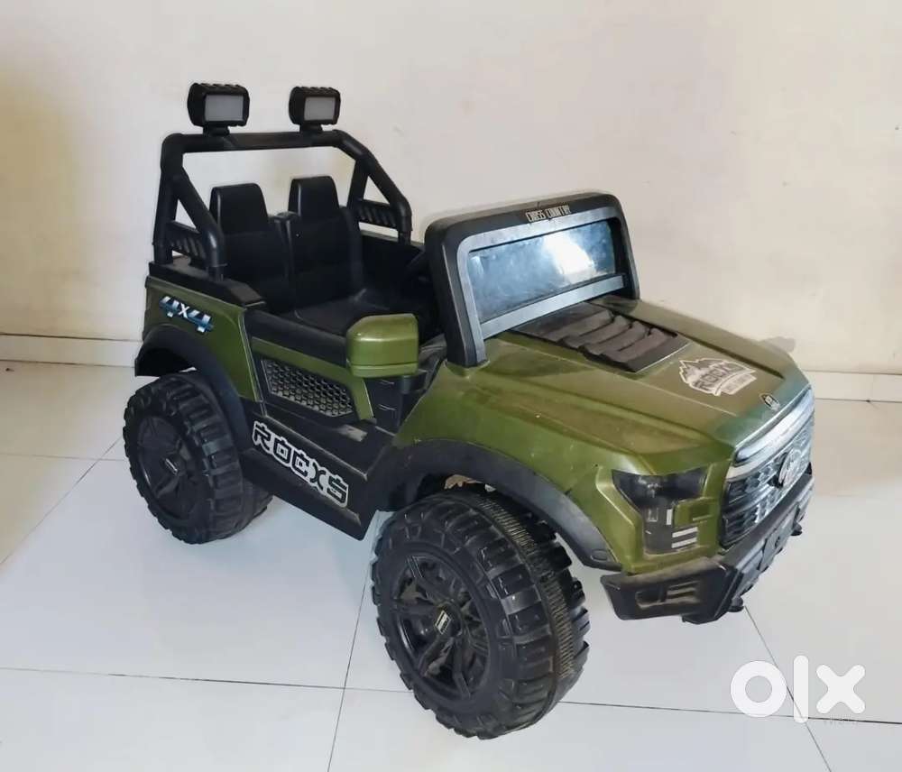 Kids electric battery car in new condition only 6 month used