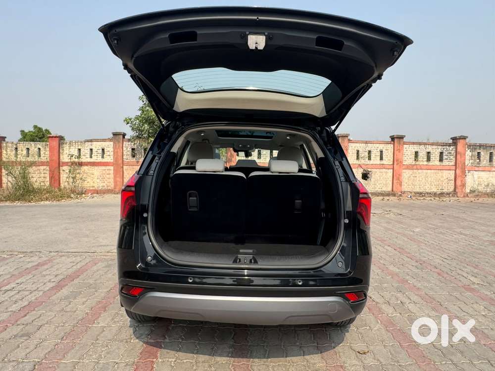 Mahindra Xuv700 2.0 Ax 7 Petrol At Luxury Pack Str, 2025, Petrol
