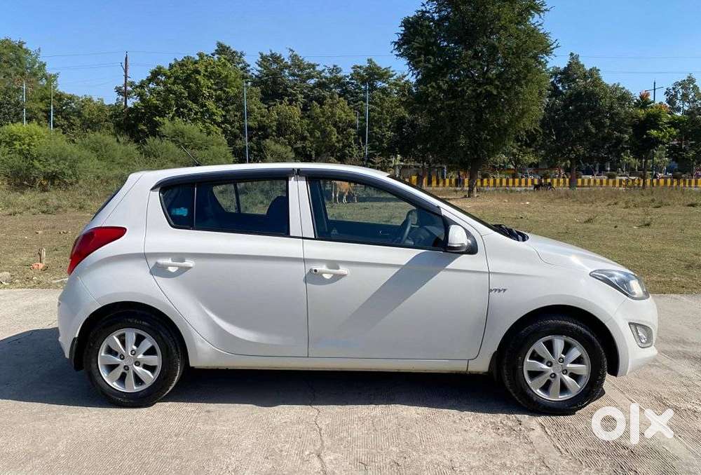 Hyundai I20 Sportz 1.2 Vtvt, 2013, Petrol