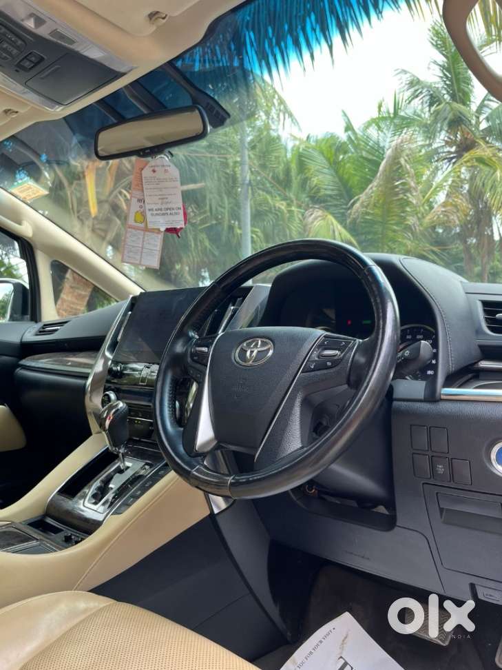 Toyota Vellfire Vip &ndash; Executive Lounge, 2023, Petrol
