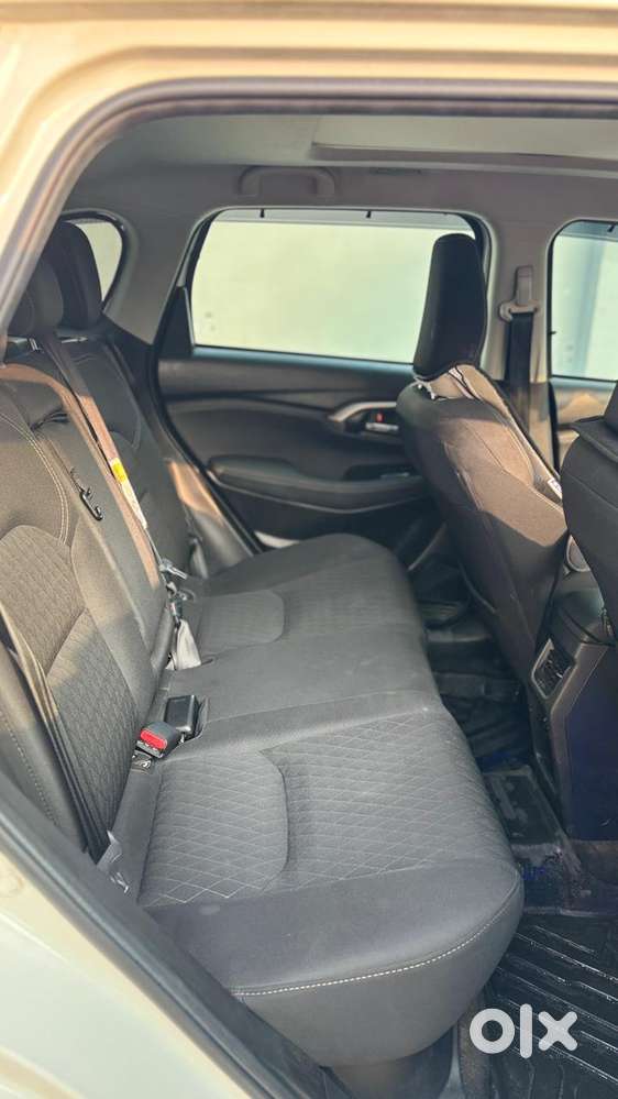 Maruti Suzuki Grand Vitara 1.5 Zeta Plus Intelligent Hybrid Ecvt, 20..